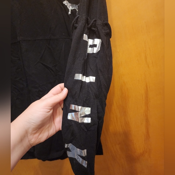 VS PINK Long Sleeve - XS - Picture 5 of 6